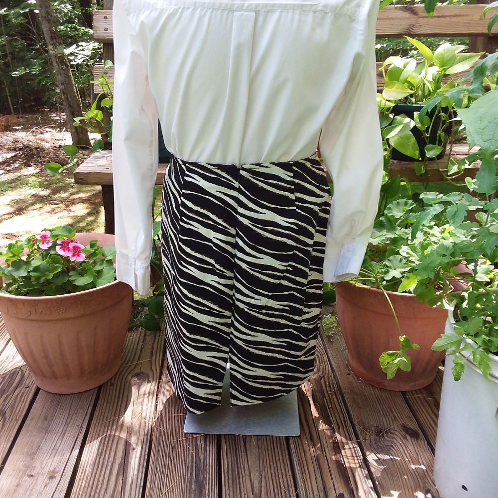 Ellen Tracy Women's Zebra Skirt - Picture 2 of 6